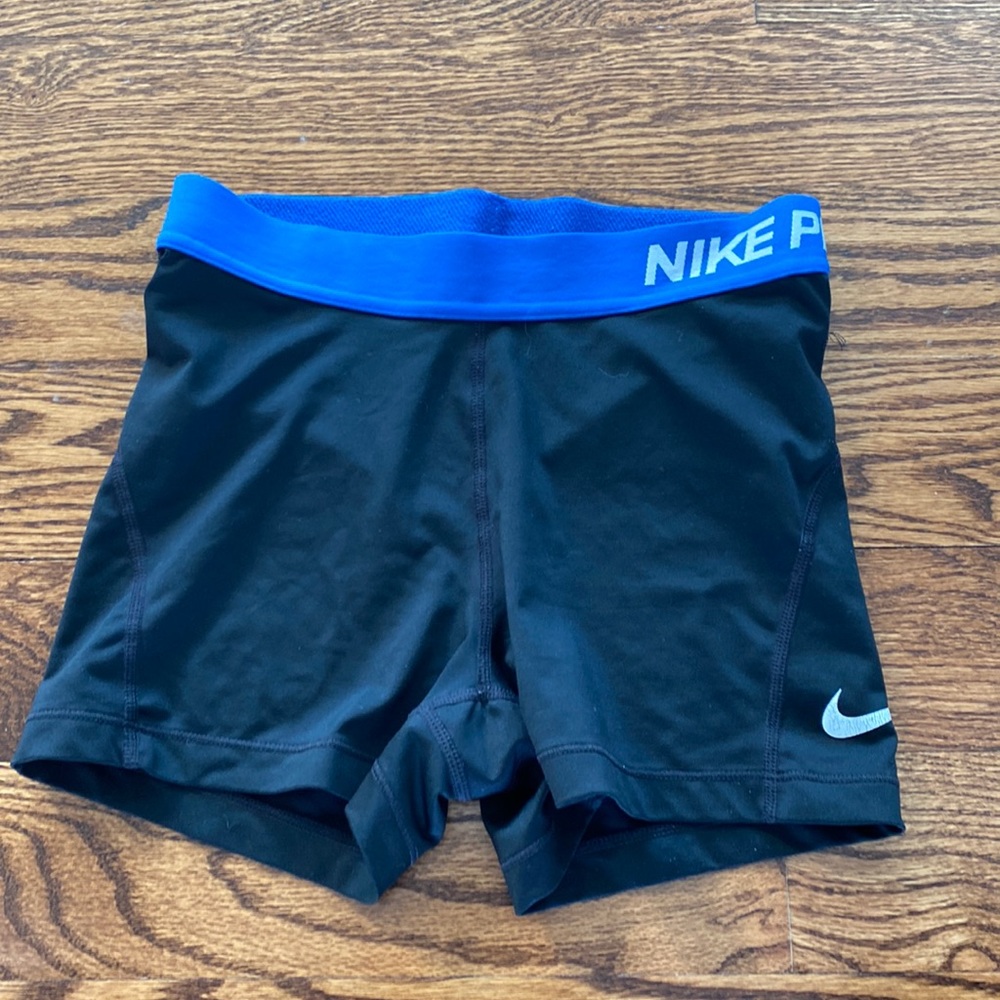 Compression shorts